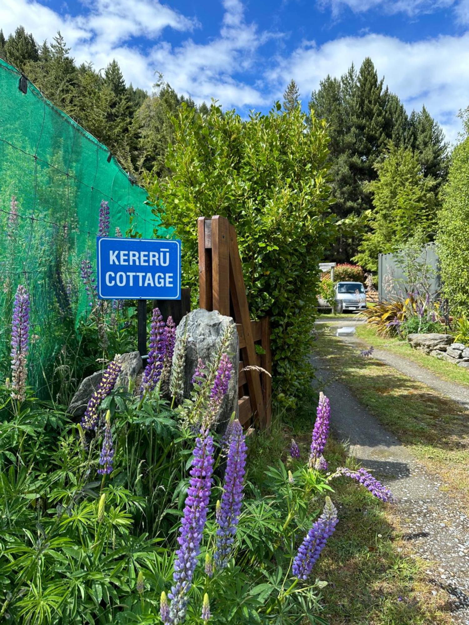 Kereru Cottage, Cosy Log Cabin, Serene Lake & Mountain Views Queenstown Exterior photo